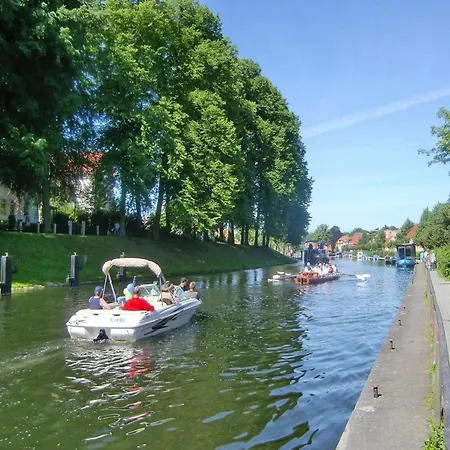 Hafenflair Am Plauer *